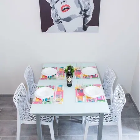 アパート Gru House